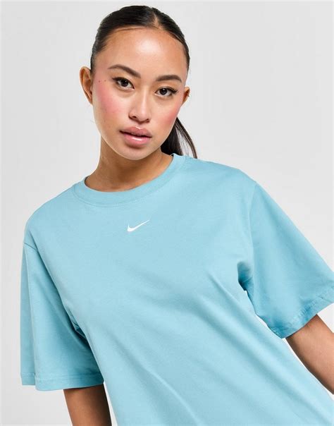 Nike Essential Boyfriend Tee 